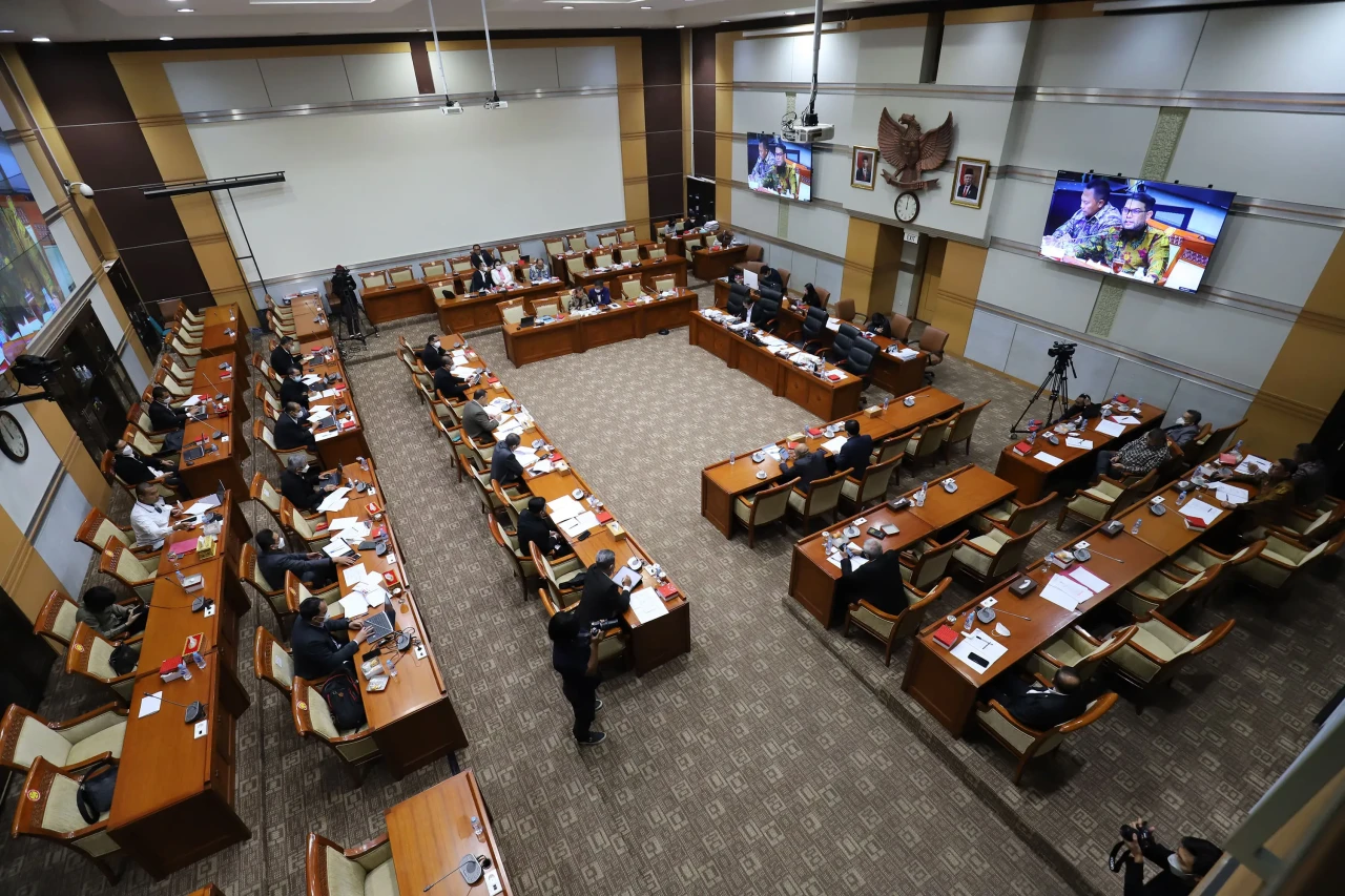 Raker Komisi III DPR...