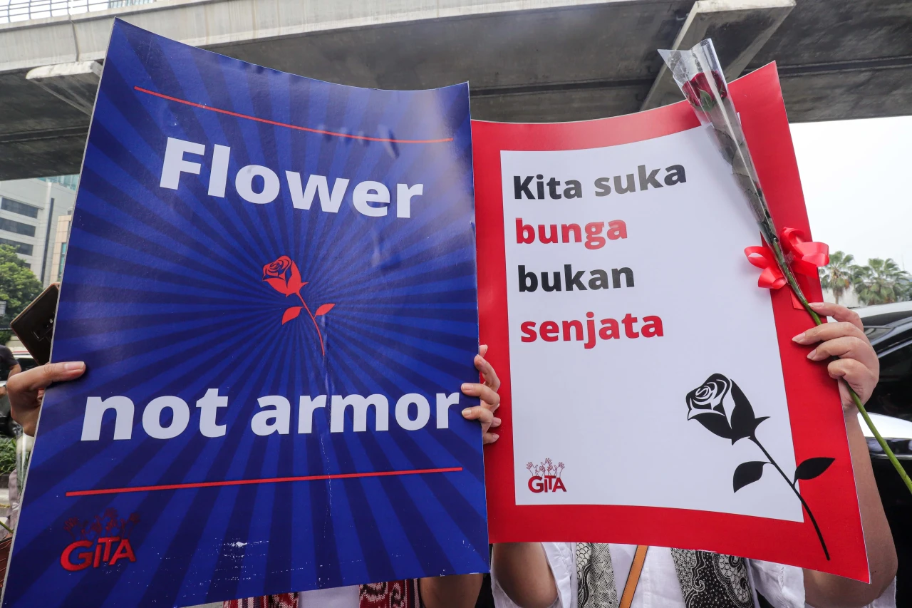 Serukan Perdamaian Lewat...