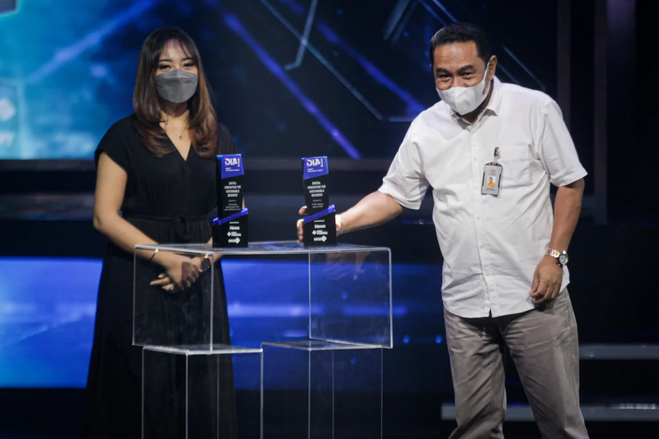 Pos Indonesia Raih Penghargaan...