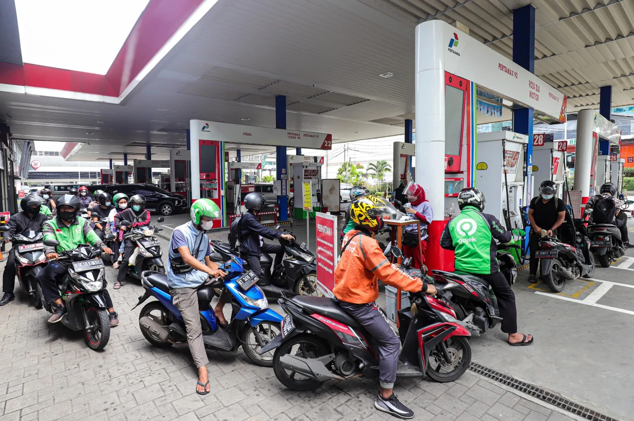Pertamina Resmi Naikkan...