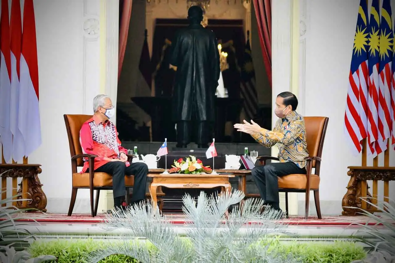 Presiden Jokowi Terima...