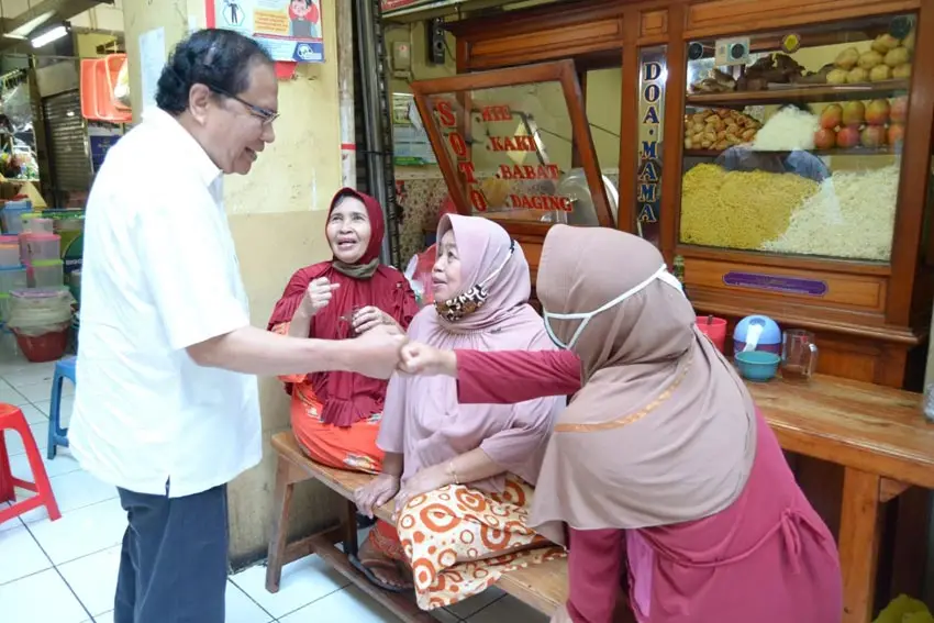 Kunjungi Pasar Kramat...