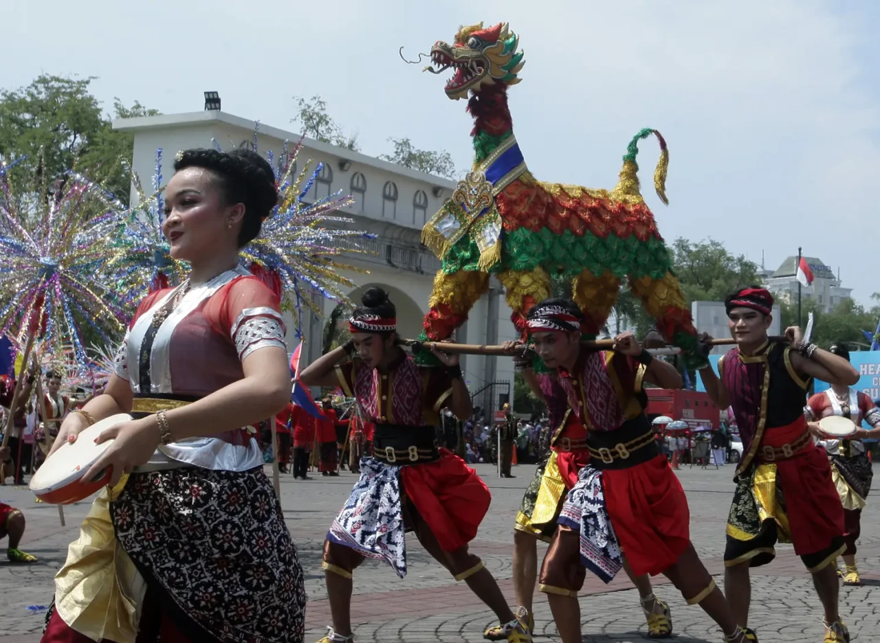 Tradisi Dugderan Sambut...