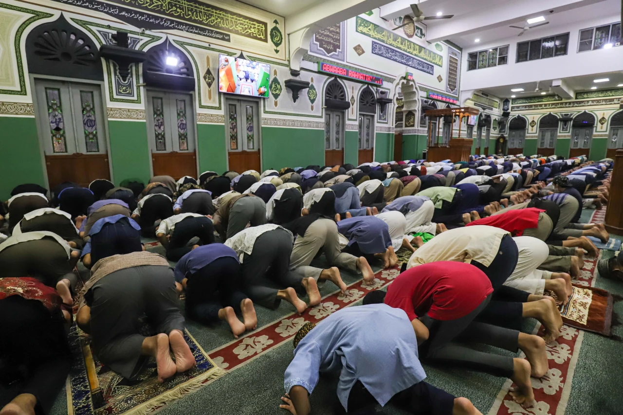 Masjid Agung Al-Azhar...