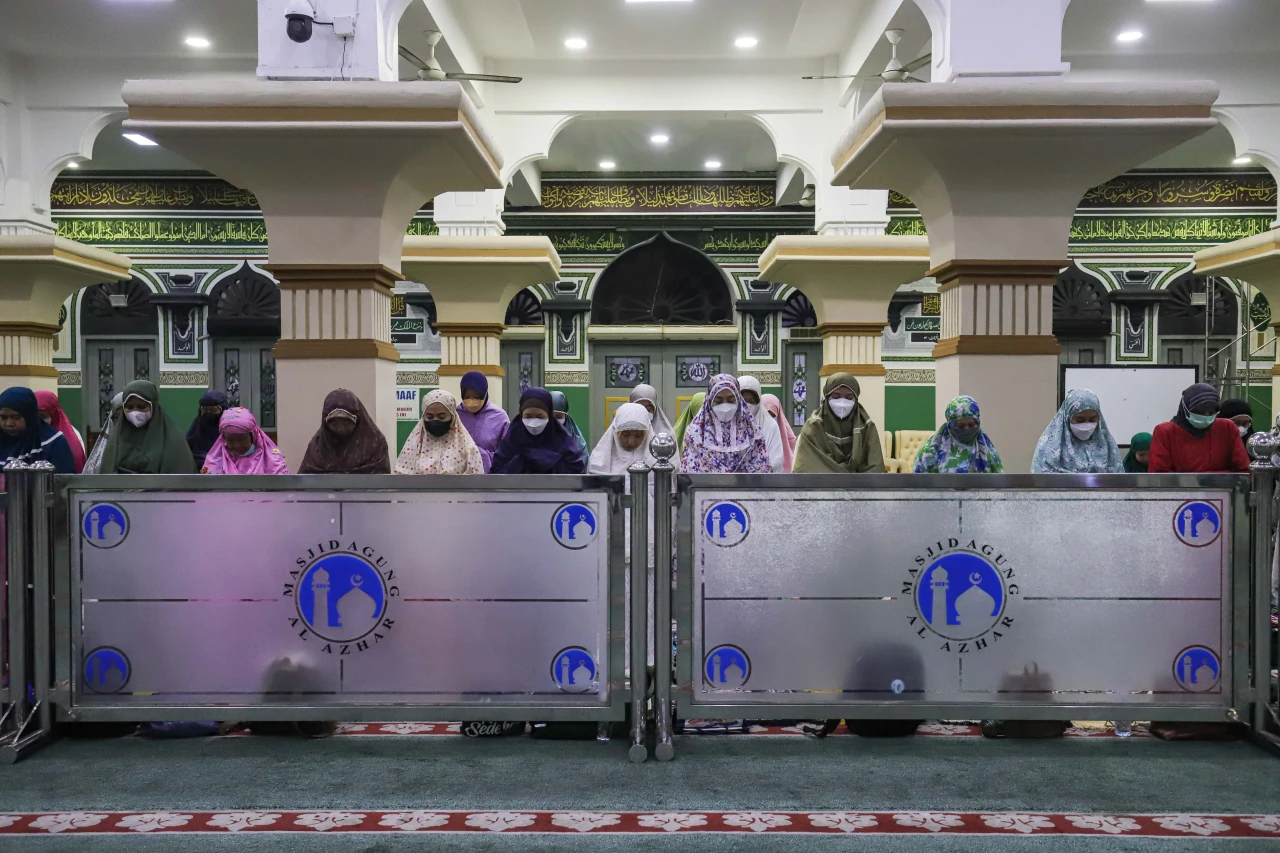 Masjid Agung Al-Azhar...