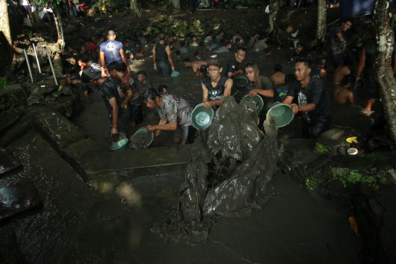 Tradisi Nyadran dan...