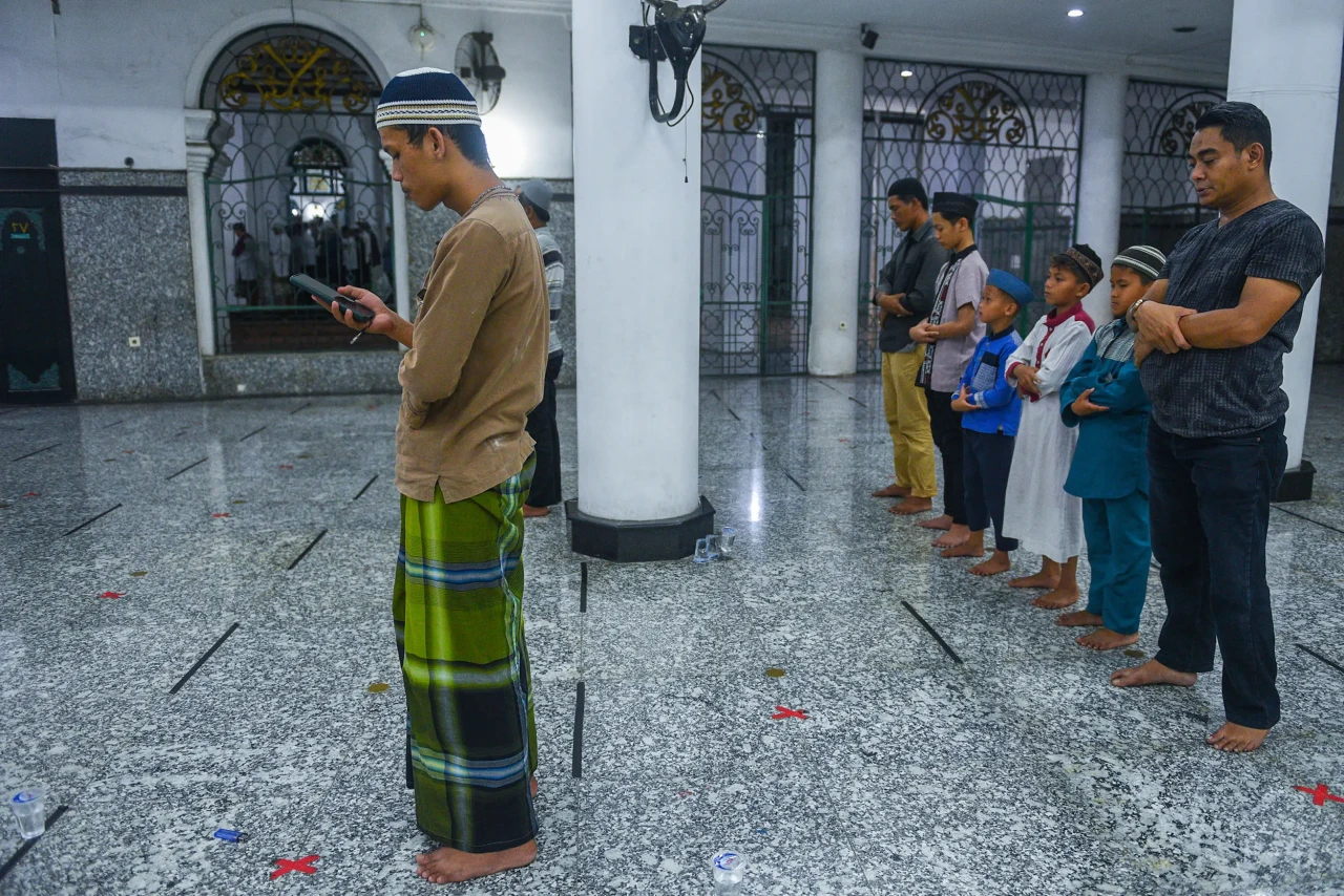 Salat Tarawih Perdana...