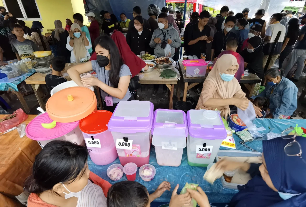 Berburu Takjil di Pasar...