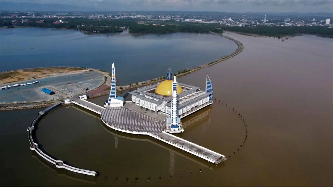 Kemegahan Masjid Al...
