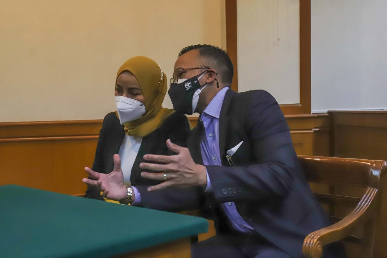 Hadiri Sidang Cerai...