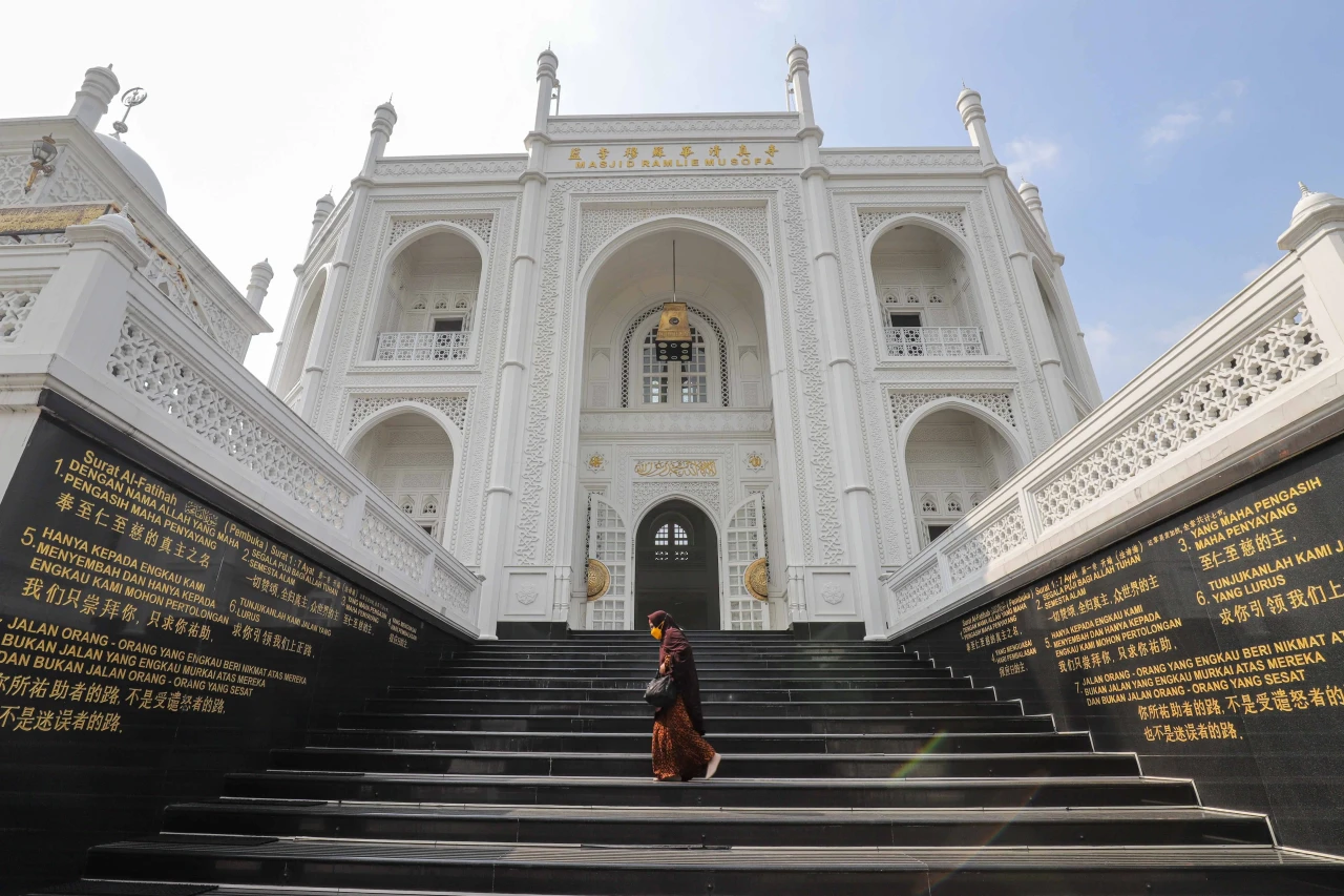 Pesona Masjid Ramlie...