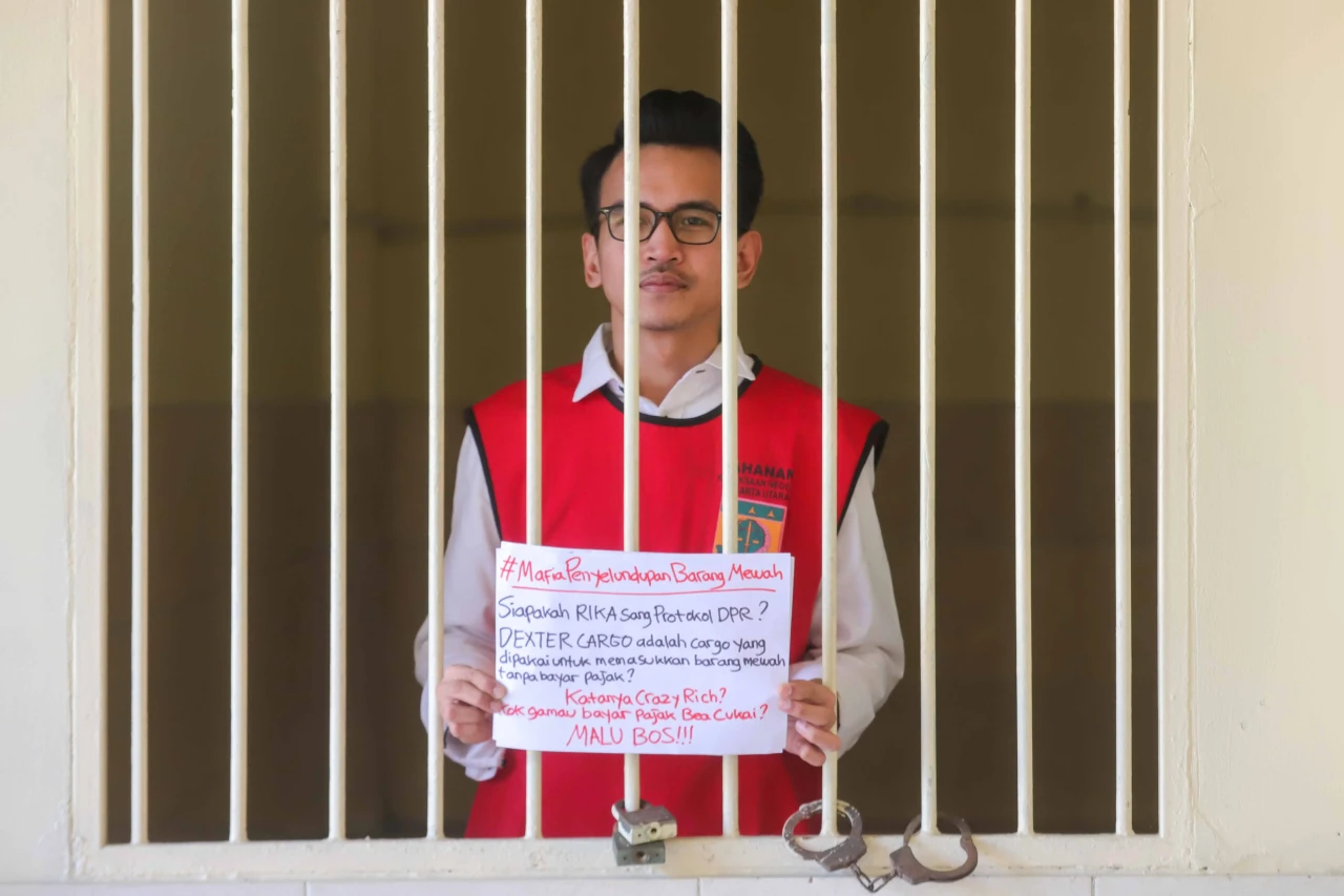 Sidang Lanjutan Adam...