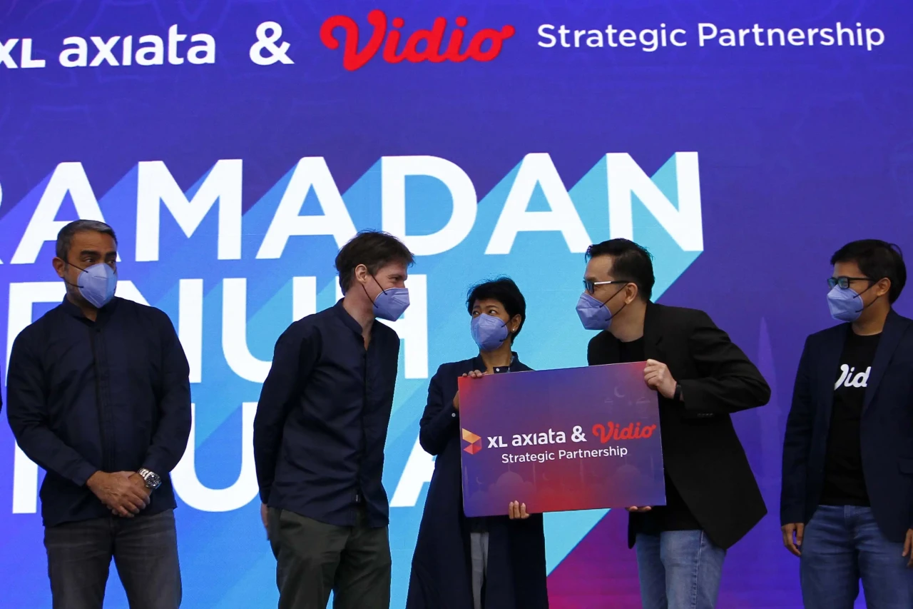 Hadirkan Tayangan Premium,...