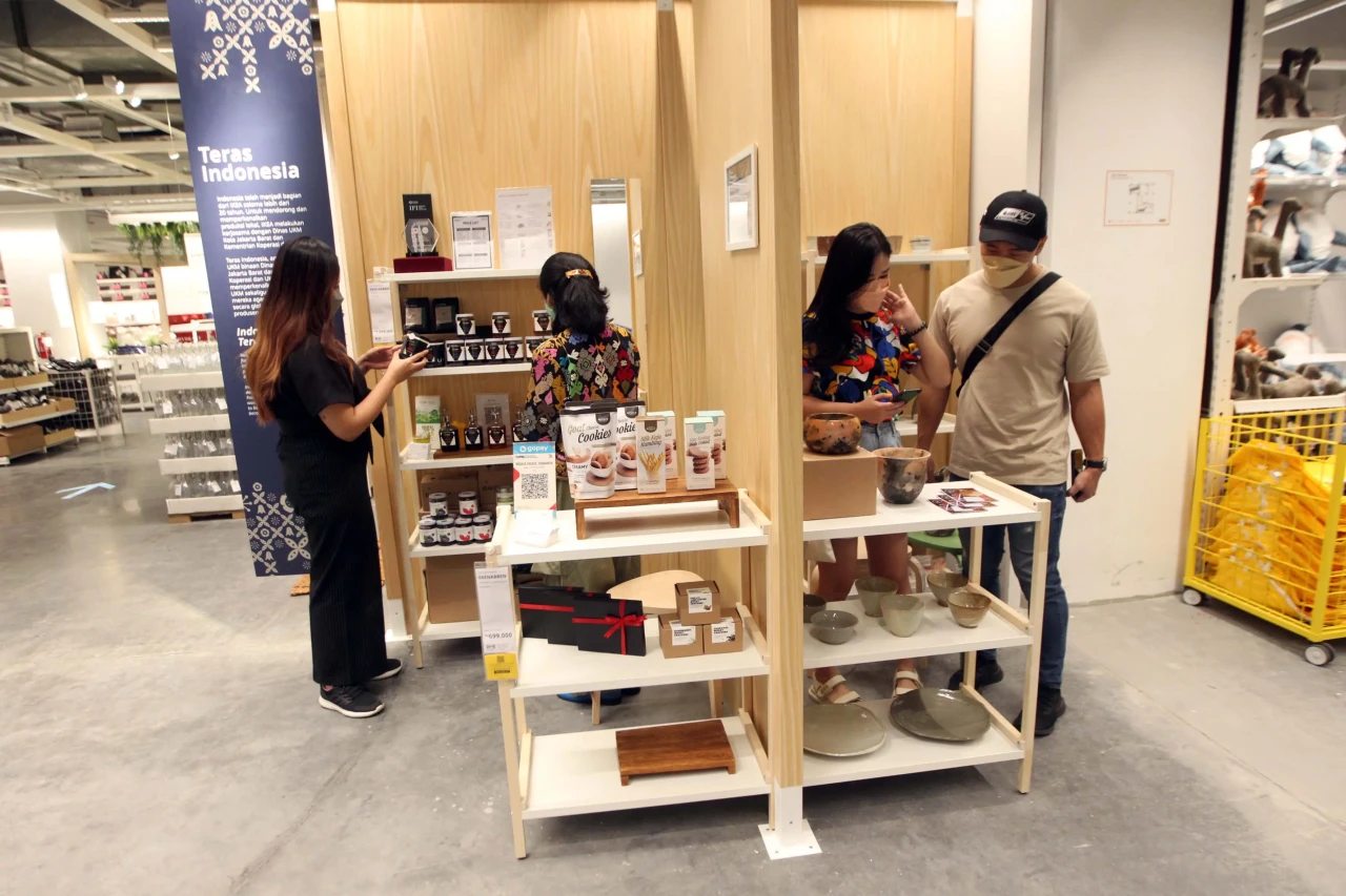 Peluncuran Ikea Mal...