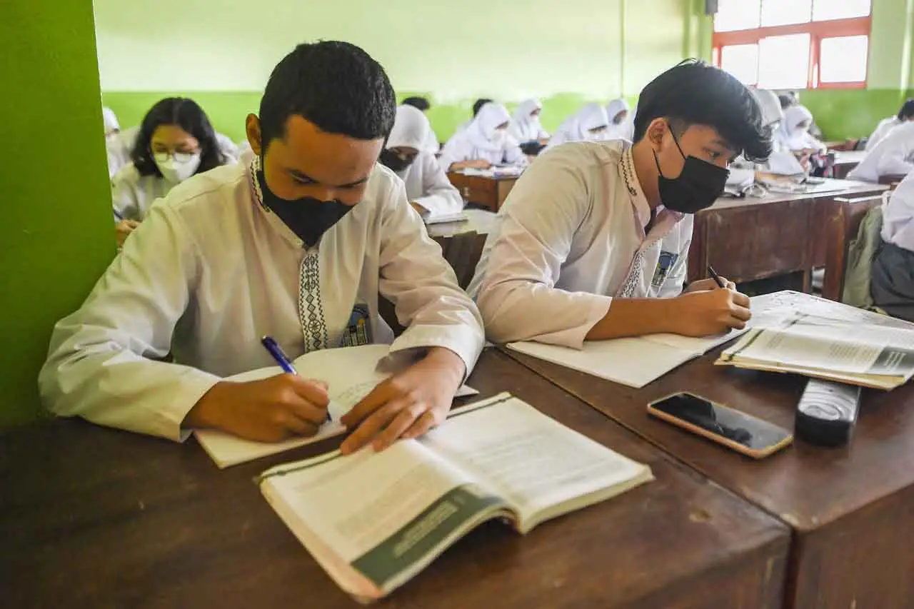 PTM 100 Persen Sekolah...