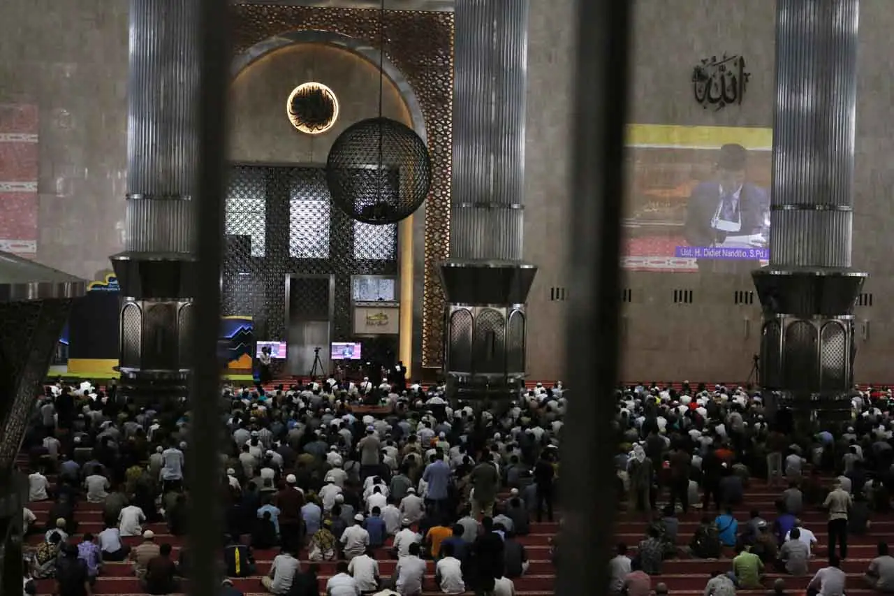Shalat Jumat Pertama...