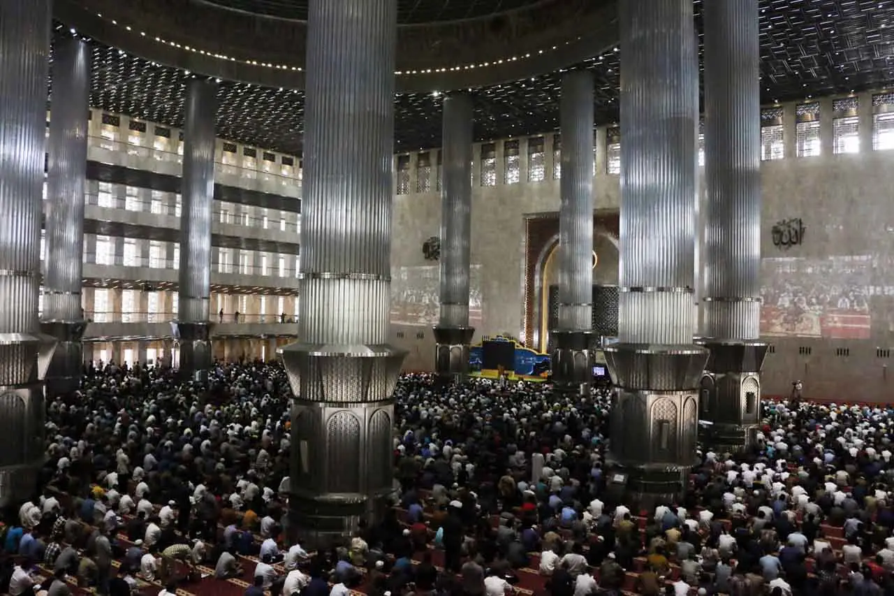 Shalat Jumat Pertama...