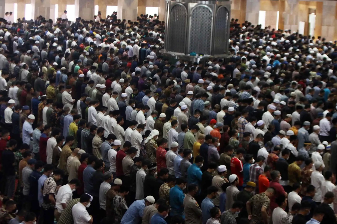 Shalat Jumat Pertama...