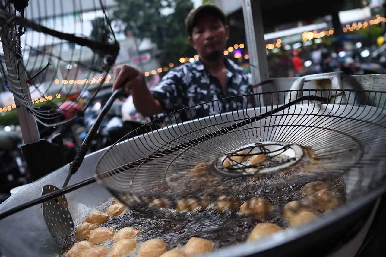 BLT Minyak Goreng untuk...