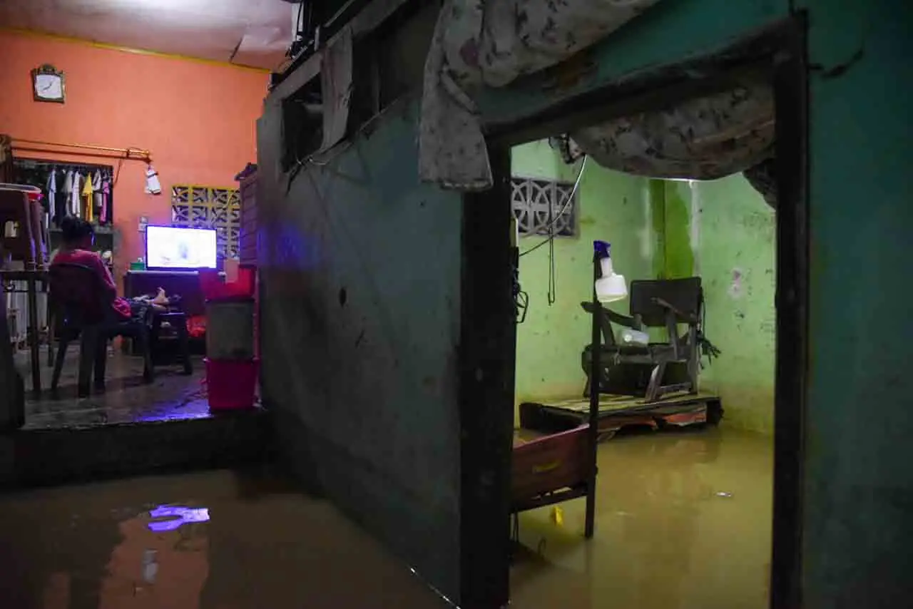 Ratusan Rumah Warga...