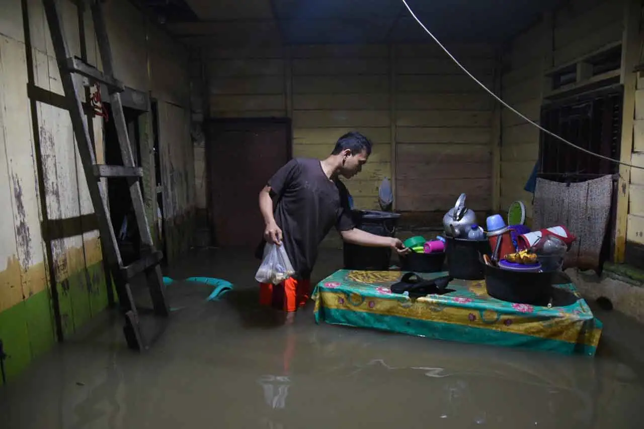 Ratusan Rumah Warga...