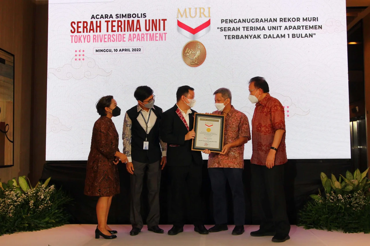 Rekor Muri Serah Terima...