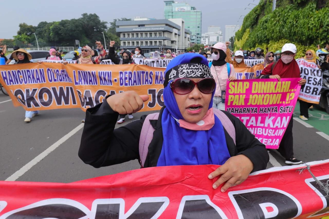 Tak Mau Ketinggalan,...