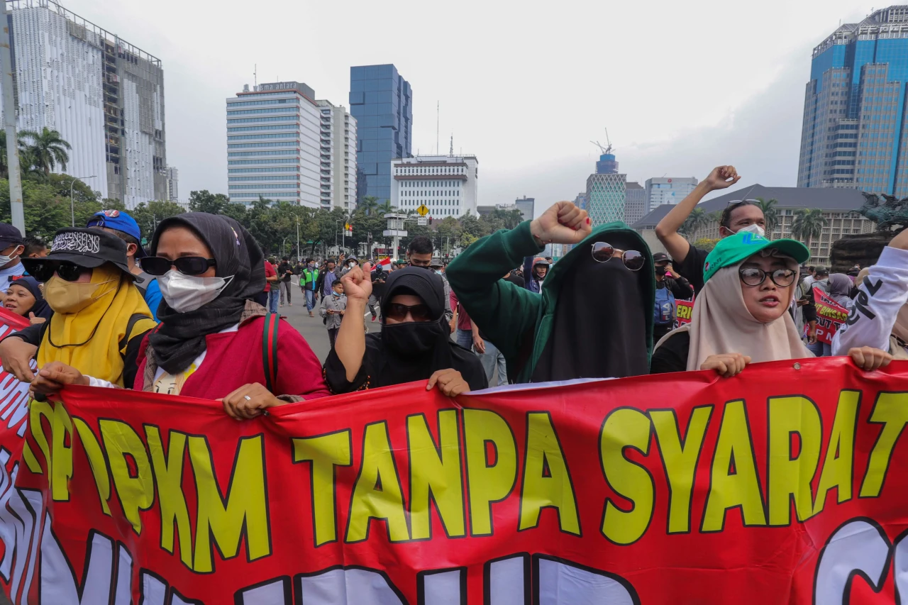 Tak Mau Ketinggalan,...