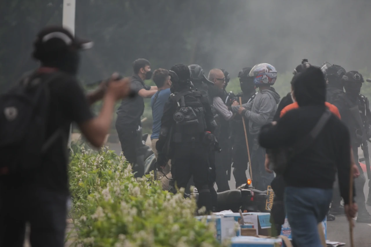 Aksi Demo 11 April di...