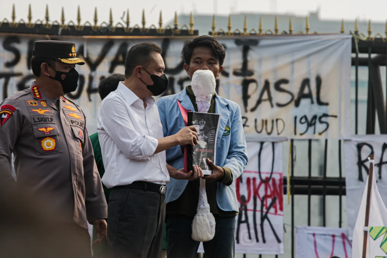 Momen Mahasiswa Hadiahi...