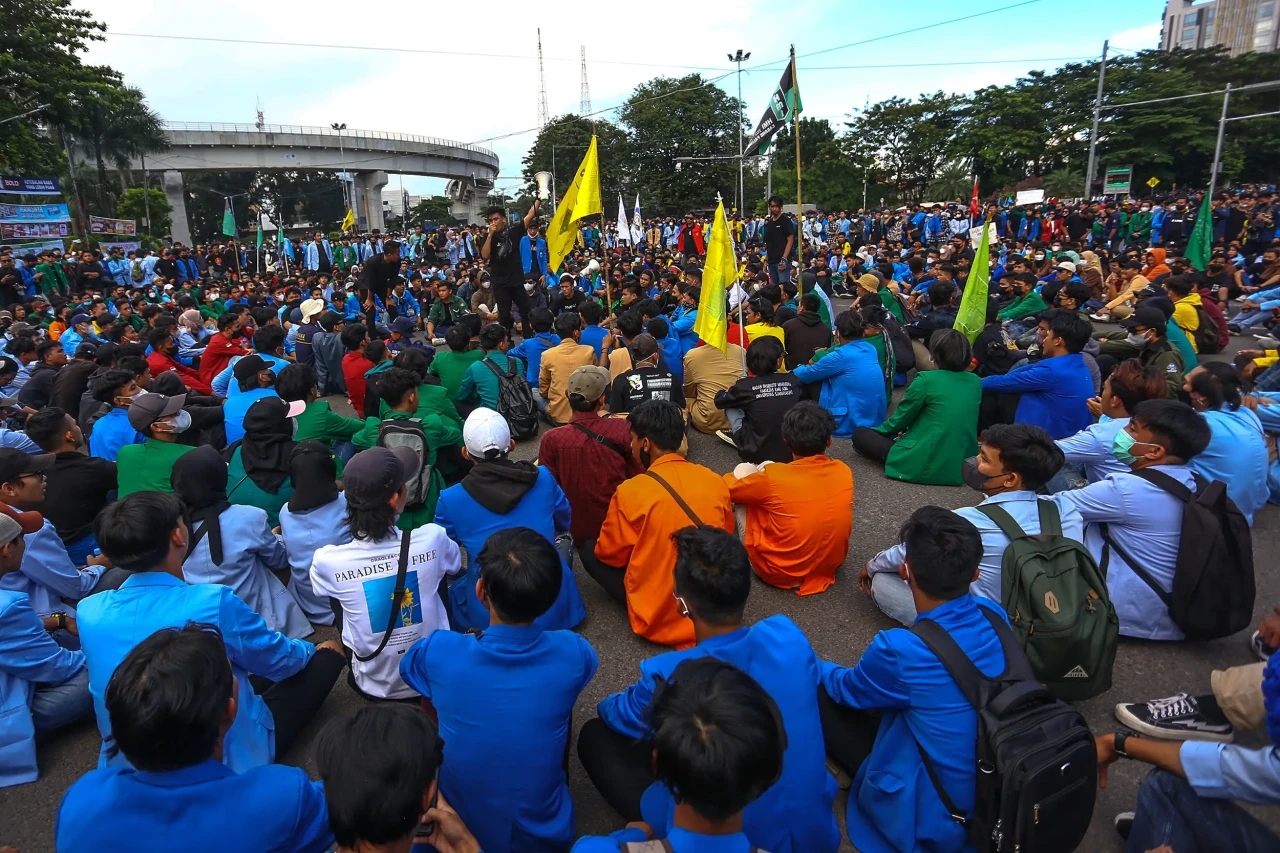 Demo Serentak Mahasiswa...
