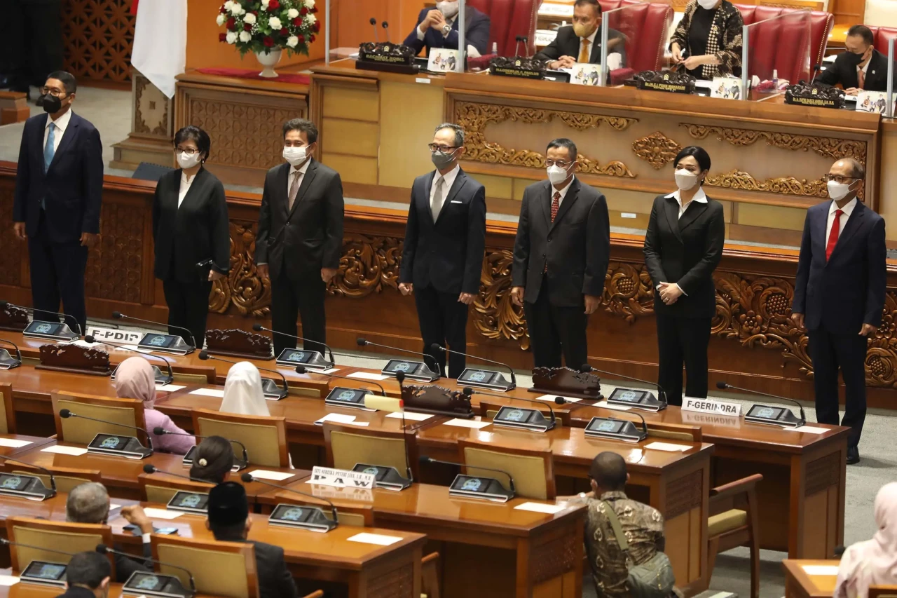 DPR Tetapkan Anggota...