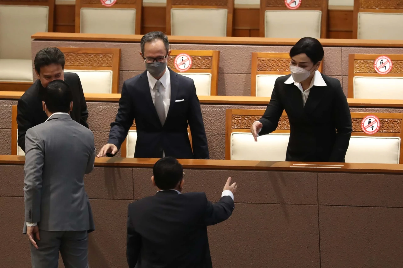 DPR Tetapkan Anggota...