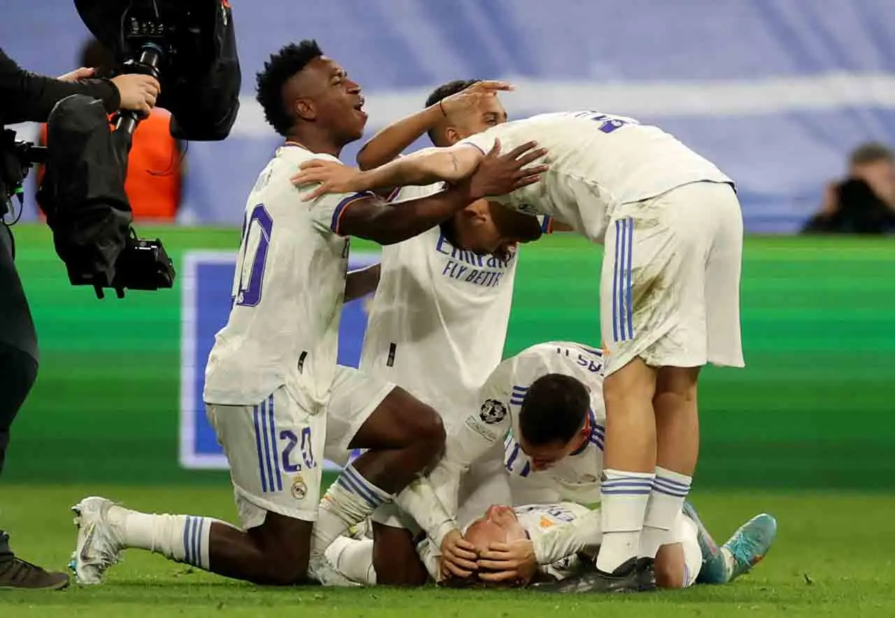 Menang Agregat 5-4,...