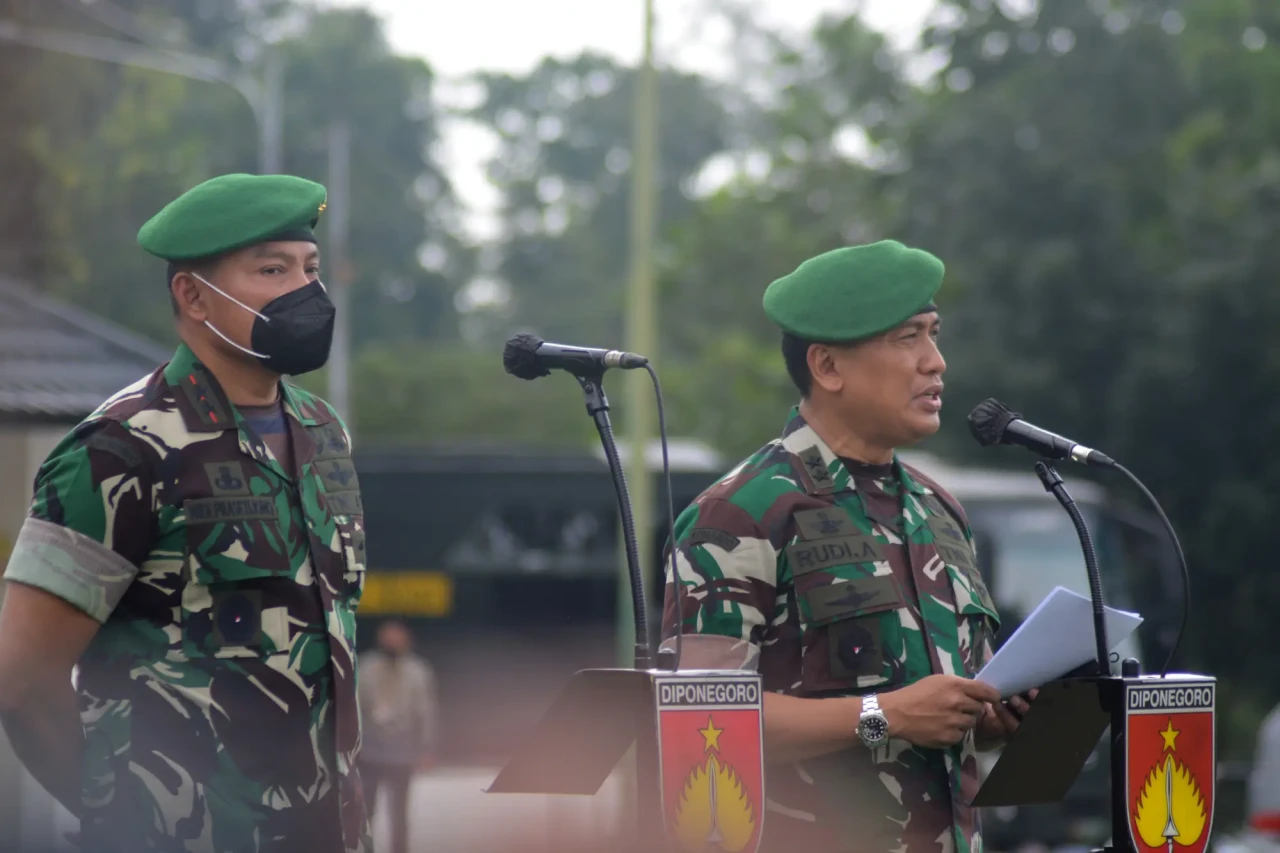Mayjen TNI Widi Prasetijono...