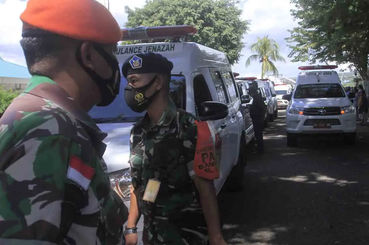 18 Jenazah Korban Kecelakaan...
