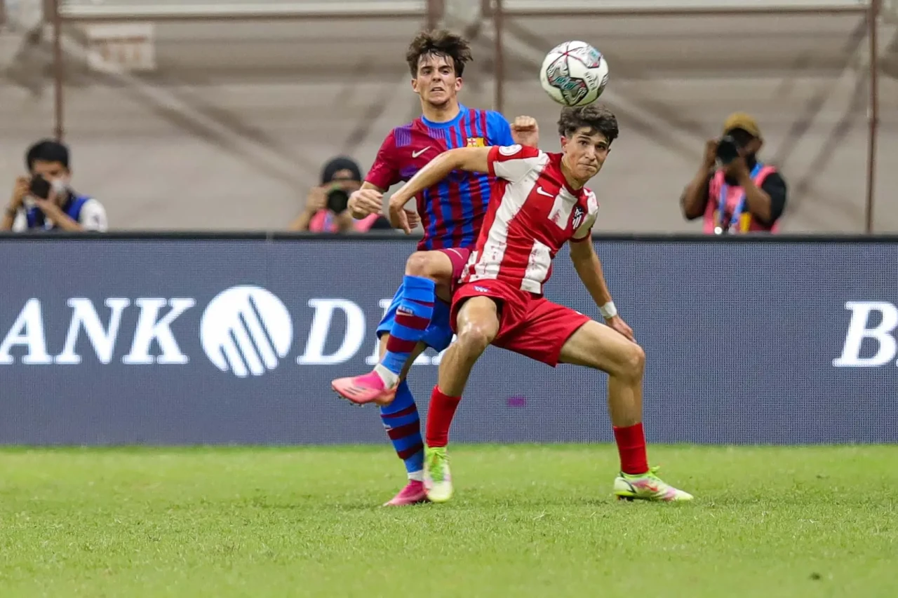 Barcelona U-18 Tundukkan...