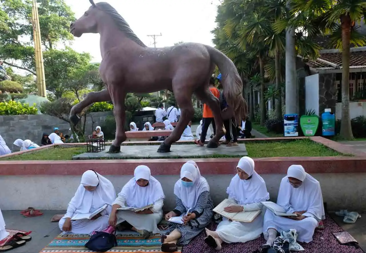 Tadarus Al Quran di...