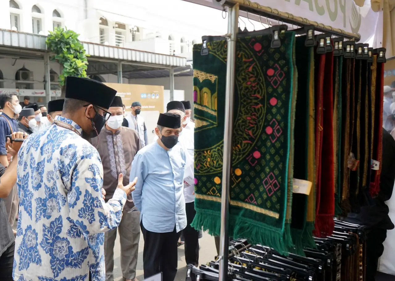 Al Azhar Gandeng the...