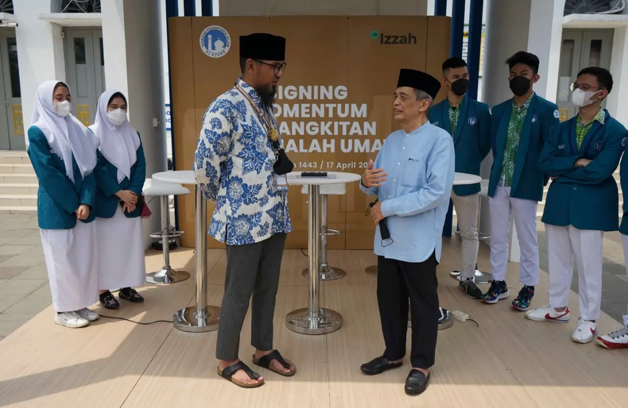 Al Azhar Gandeng the...