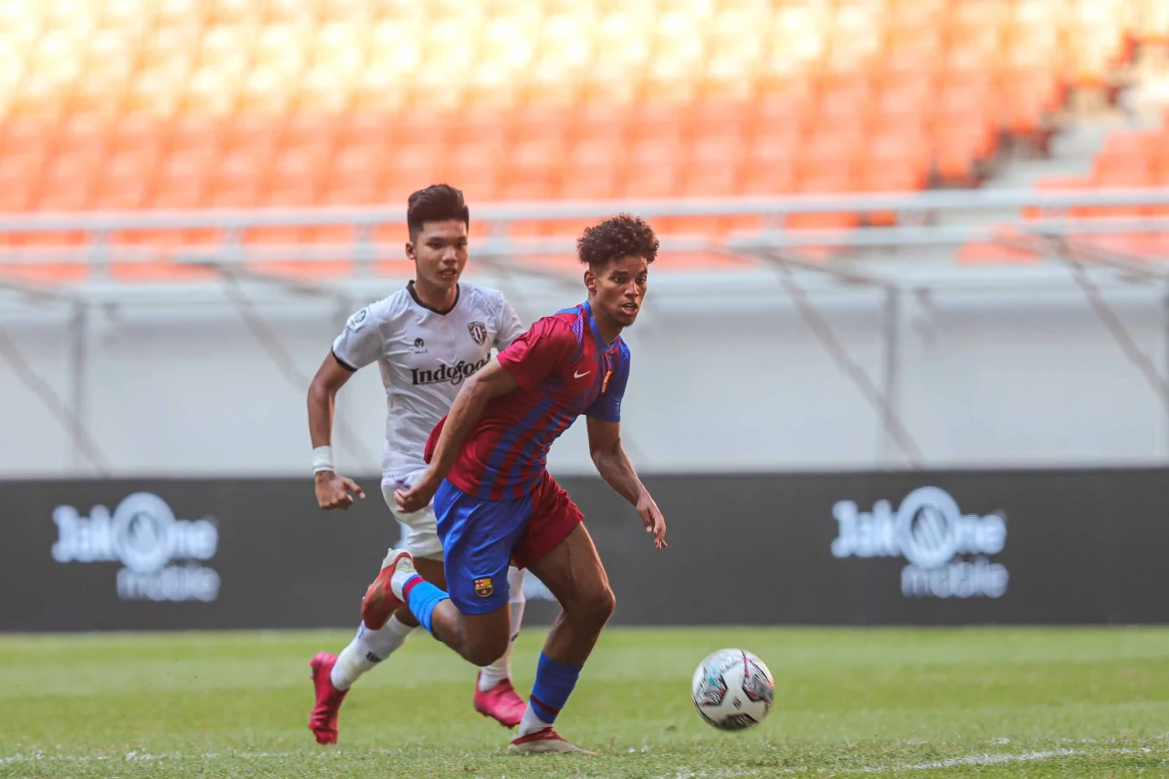 Barcelona U-18 Hajar...