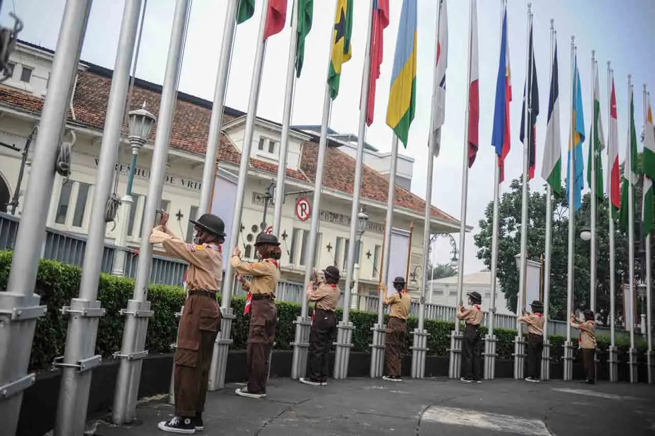 Peringatan Konferensi...
