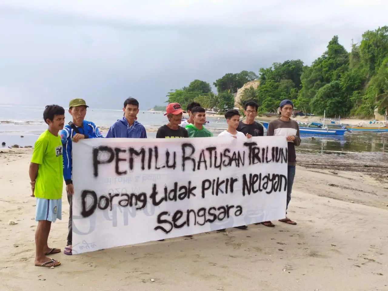 Nelayan Halmahera Tengah...