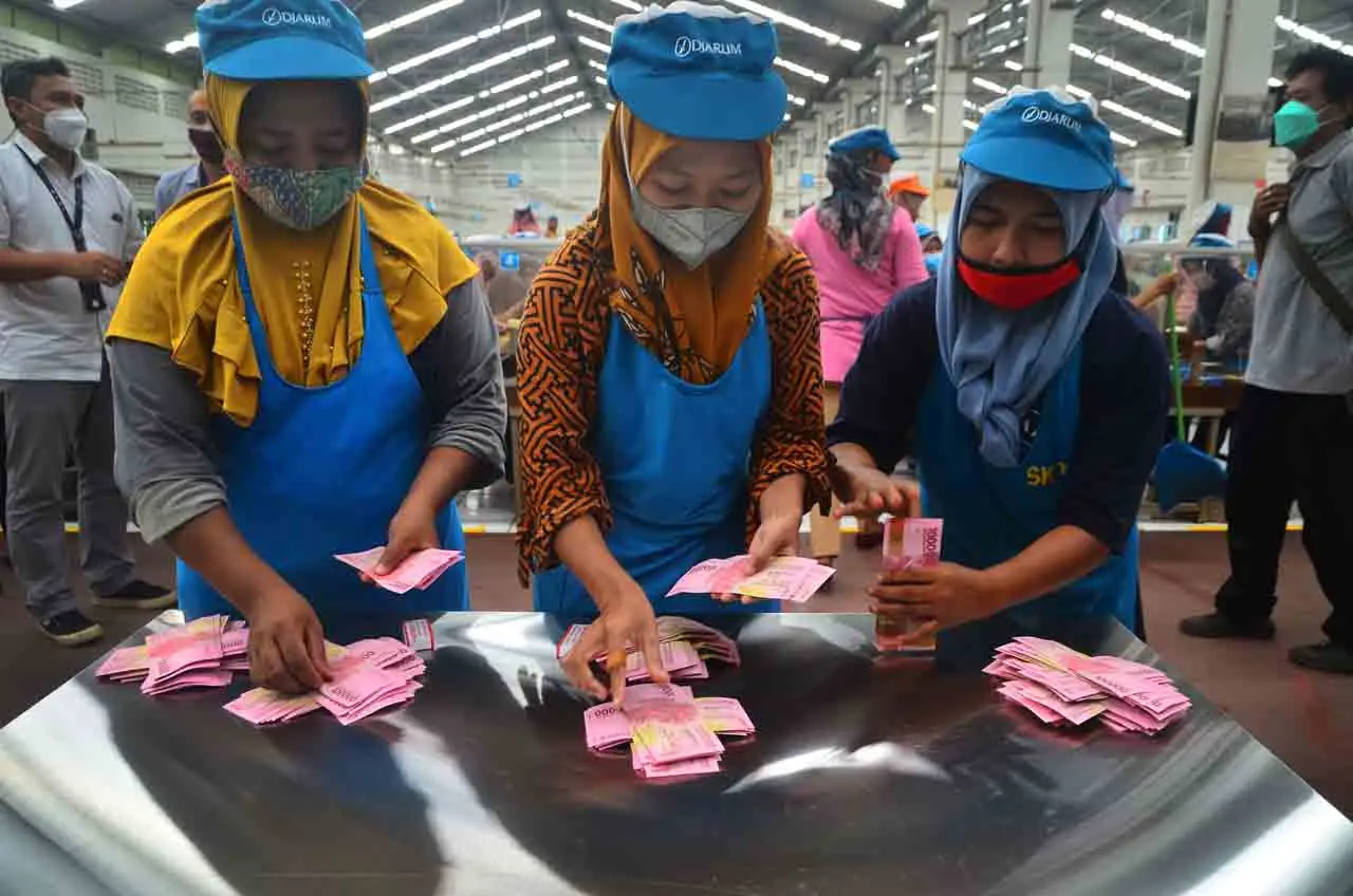 Potret Bahagia Pekerja...
