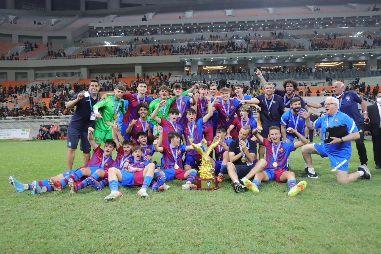 Momen Barcelona U-18...