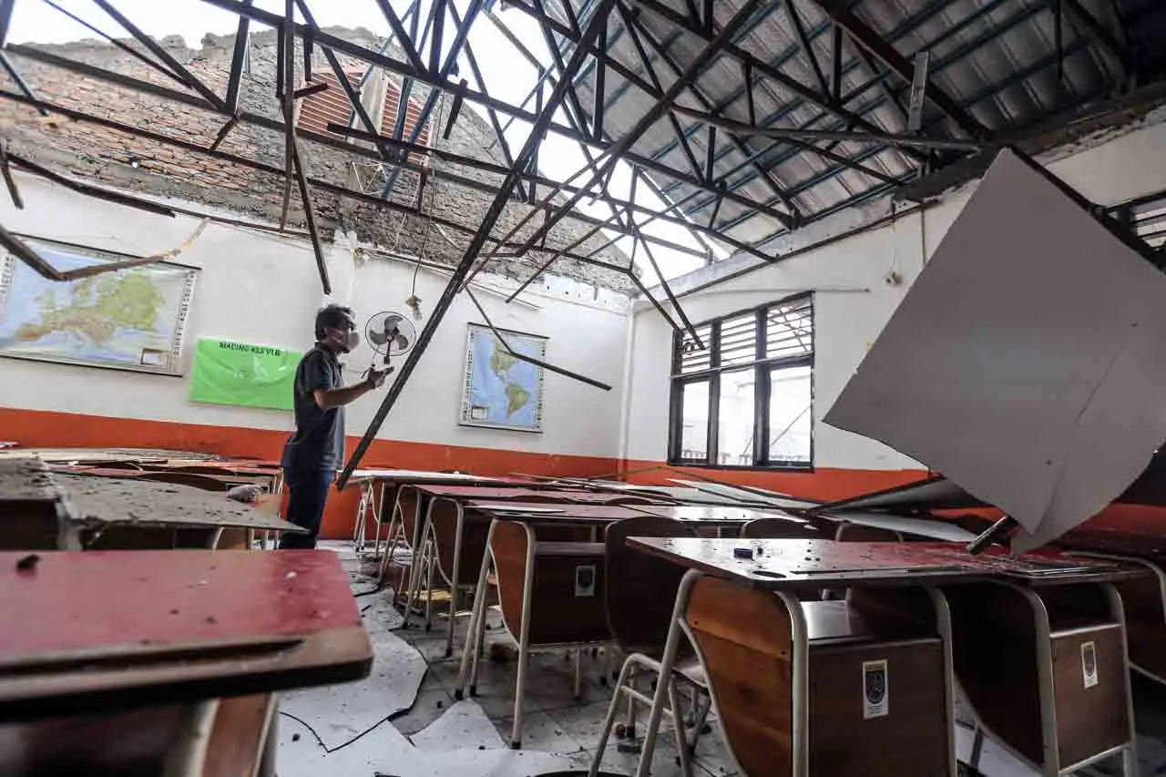 Atap Sekolah SDN Pancoranmas...