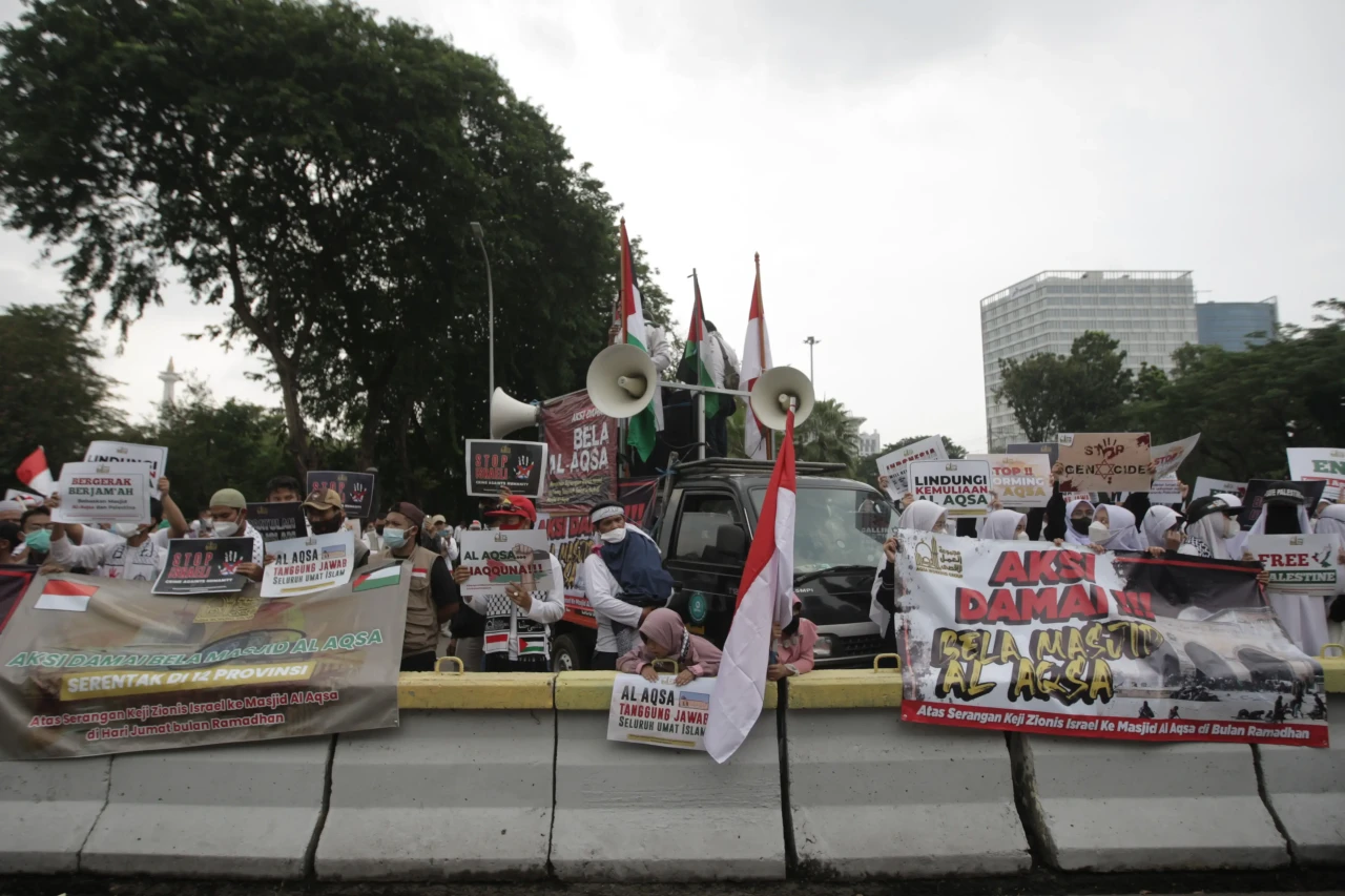 Aksi Damai Bela Palestina...