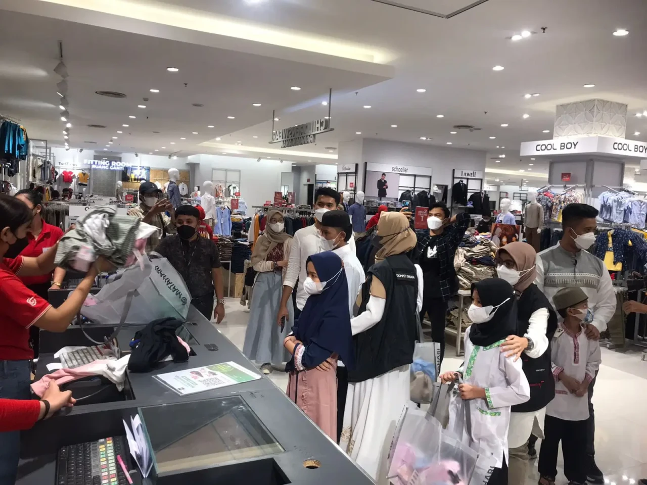 Supermal Karawaci Gelar...