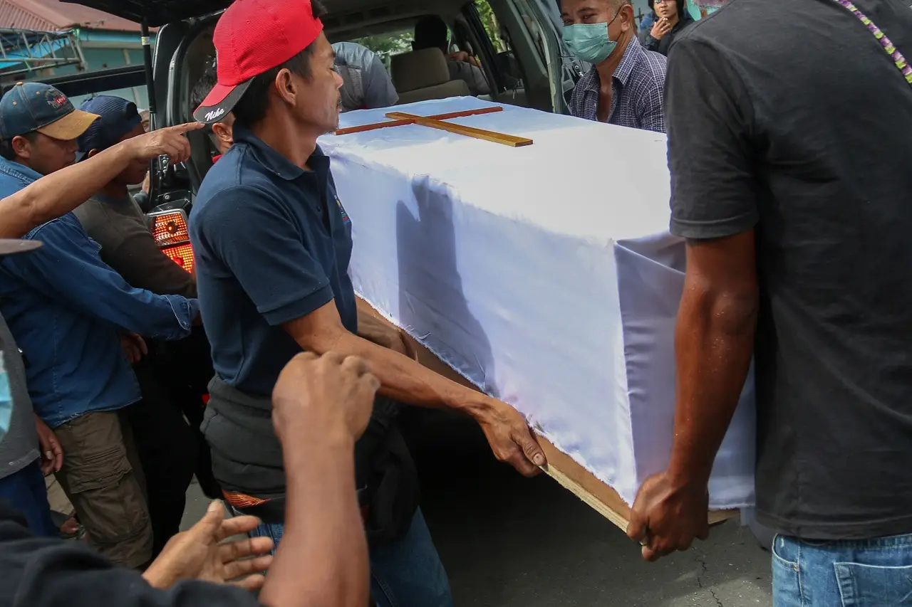 Tukang Bangunan Jadi...