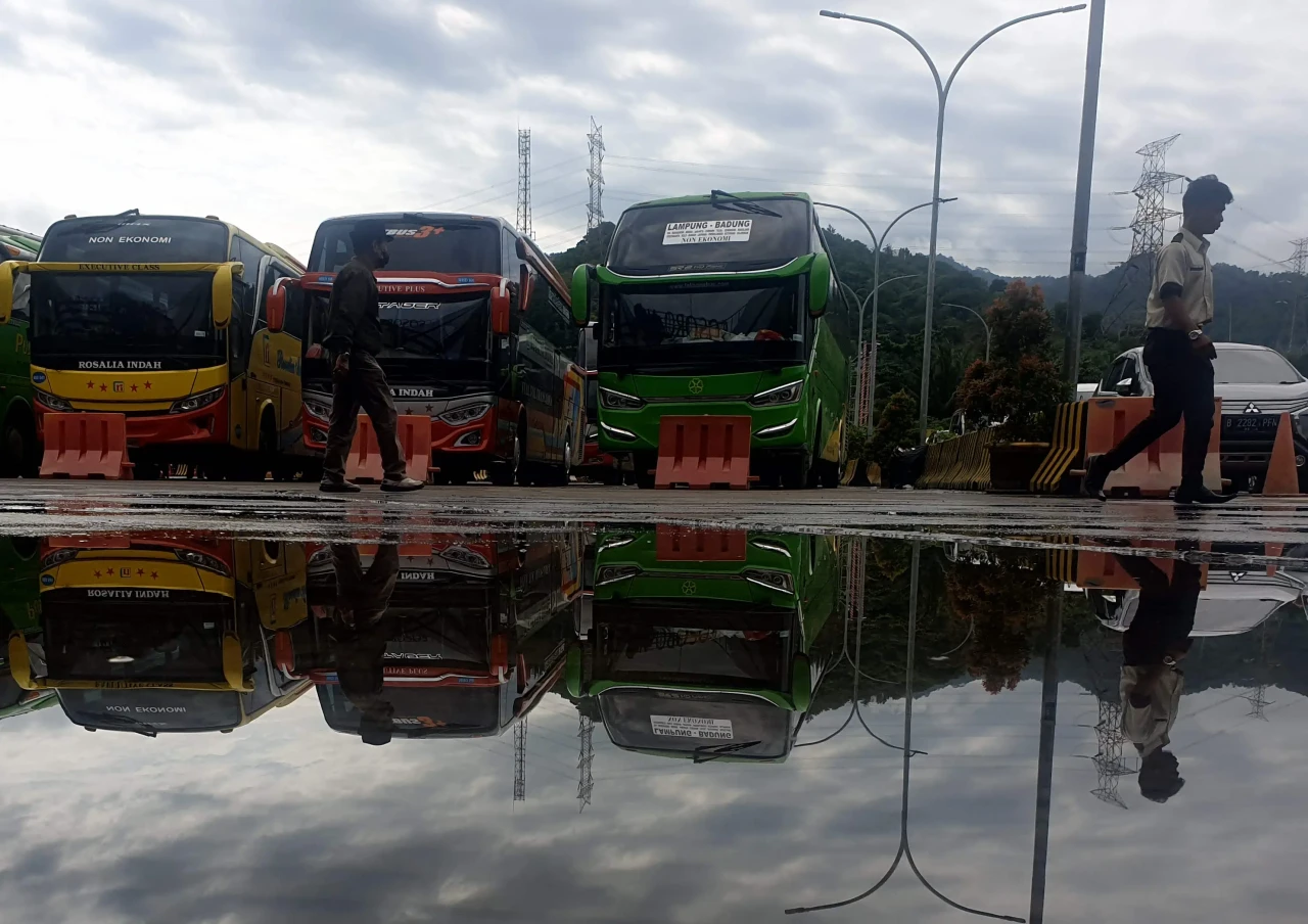 Jelang Lebaran, Arus...